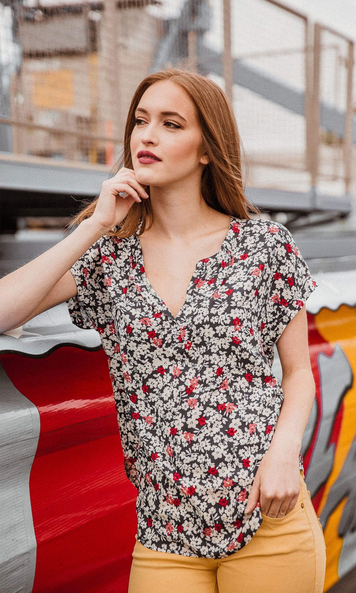 Velvet by Graham &amp; Spencer Yvetta Dahlia Floral Top